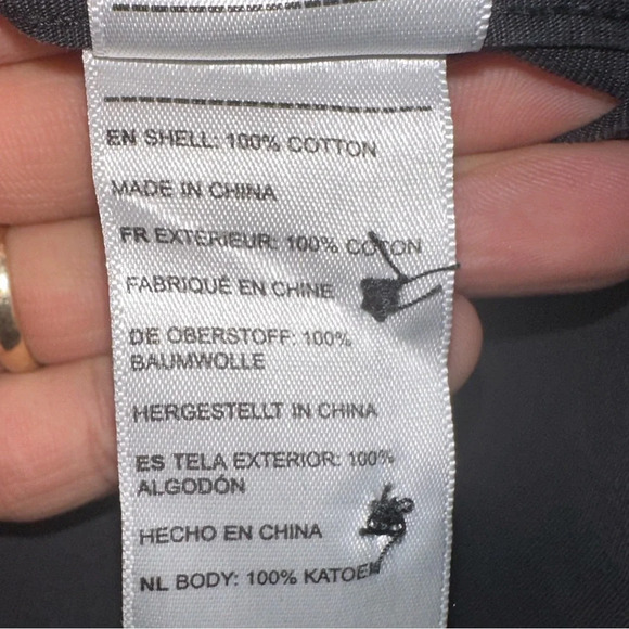 Untuckit Size L - Picture 5 of 6